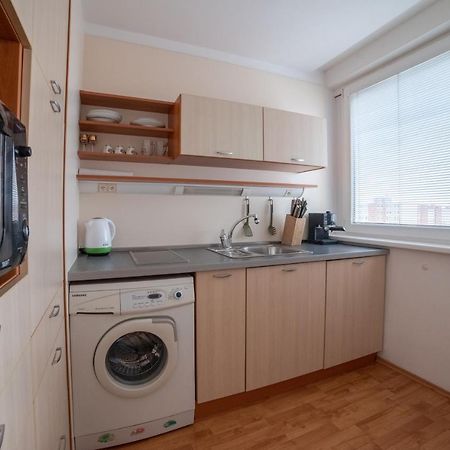 Strawberry Apartment Братислава Екстериор снимка