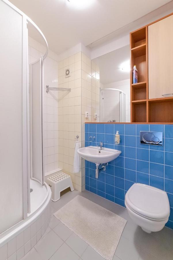 Strawberry Apartment Братислава Екстериор снимка